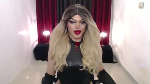 Snapshot of shanex01 chatting on December 7, 2:02 pm Shane X online show from December 7, 2:02 pm