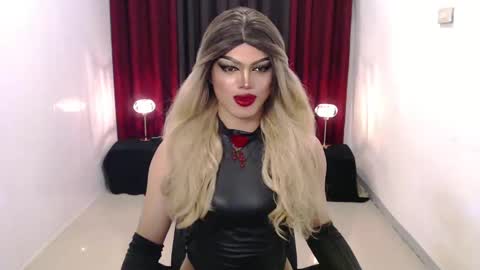 Snapshot of shanex01 chatting on December 7, 5:31 pm Shane X online show from December 7, 5:31 pm