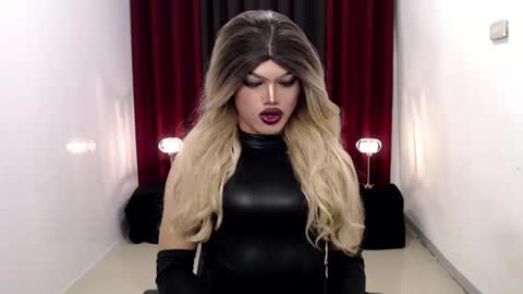 Snapshot of shanex01 chatting on December 8, 12:19 pm Shane X online show from December 8, 12:19 pm