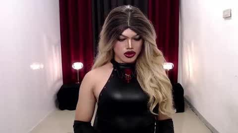 Snapshot of shanex01 chatting on December 8, 3:24 pm Shane X online show from December 8, 3:24 pm