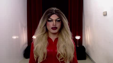 Snapshot of shanex01 chatting on December 9, 10:54 am Shane X online show from December 9, 10:54 am