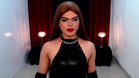 Snapshot of shanex01 chatting on December 17, 12:11 pm Shane X online show from December 17, 12:11 pm