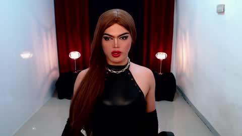 Snapshot of shanex01 chatting on December 17, 3:17 pm Shane X online show from December 17, 3:17 pm