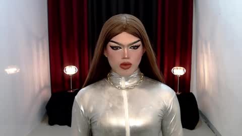 Snapshot of shanex01 chatting on December 23, 11:57 am Shane X online show from December 23, 11:57 am