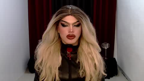 Snapshot of shanex01 chatting on January 5, 11:01 pm Shane X online show from January 5, 11:01 pm