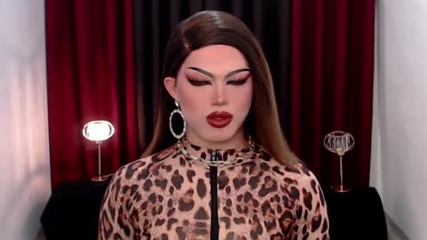 Snapshot of shanex01 chatting on February 3, 9:41 am Shane X online show from February 3, 9:41 am