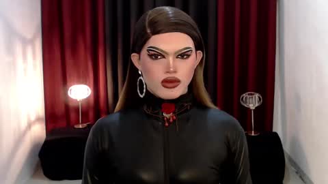 Snapshot of shanex01 chatting on February 8, 9:46 am Shane X online show from February 8, 9:46 am