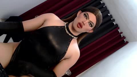 Snapshot of shanex01 chatting on February 22, 11:35 am Shane X online show from February 22, 11:35 am