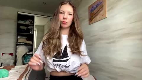 Snapshot of shanikaterwey chatting on February 2, 7:51 am Shanika online show from February 2, 7:51 am