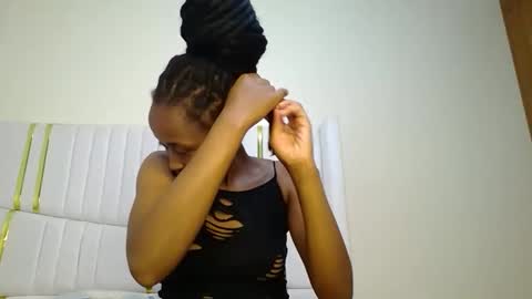 shanizz online show from February 18, 7:52 pm