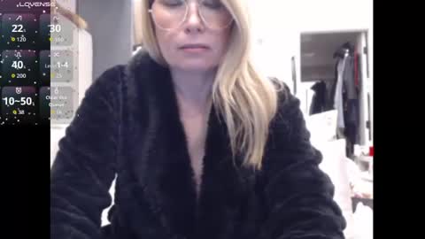 Shannon07 online show from October 5, 3:49 am