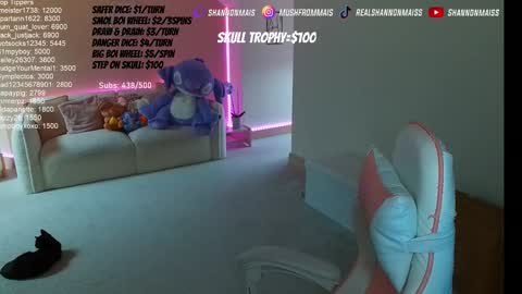 Snapshot of shannonblooms chatting on November 7, 11:21 am Shanmais online show from November 7, 11:21 am