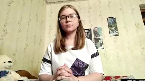 Snapshot of shannonswint chatting on June 22, 8:22 am Anya online show from June 22, 8:22 am