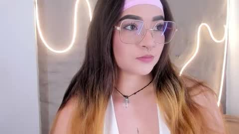 Shanntal  online show from March 20, 8:03 pm