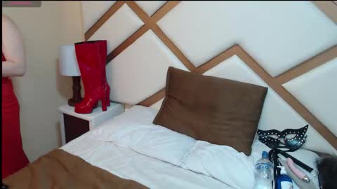 Snapshot of shantal_collinss chatting on December 1, 2:00 pm shantal_collinss online show from December 1, 2:00 pm