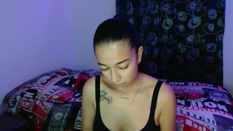 Snapshot of shantal_d03 chatting on February 24, 3:33 am shantal_d03 online show from February 24, 3:33 am