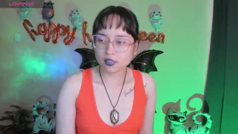 Snapshot of shantalcerezo chatting on October 17, 8:11 pm Cat-FOLLOWME and we talk IGshantal cerezo online show from October 17, 8:11 pm