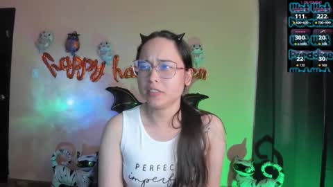 Snapshot of shantalcerezo chatting on October 24, 9:00 pm Cat-FOLLOWME and we talk IGshantal cerezo online show from October 24, 9:00 pm