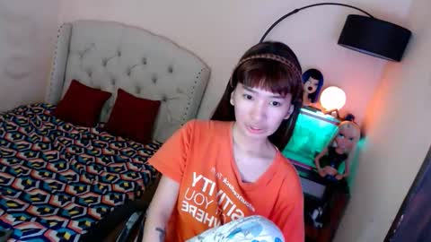 Snapshot of shantalfoxxy chatting on October 29, 12:35 am SHANTA FOX s online show from October 29, 12:35 am