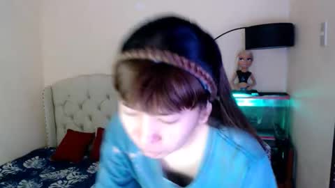 SHANTA FOX  s online show from April 3, 1:20 pm