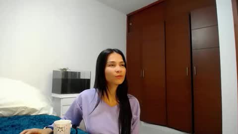 Snapshot of shantalkimberly chatting on November 6, 2:40 pm maria online show from November 6, 2:40 pm
