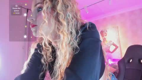 Snapshot of shantalll__ chatting on May 8, 11:04 am Shantal online show from May 8, 11:04 am
