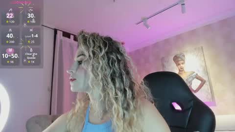 Snapshot of shantalll__ chatting on May 9, 11:04 am Shantal online show from May 9, 11:04 am