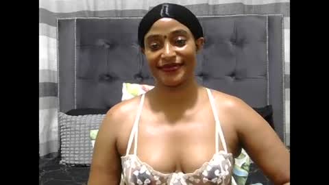 Snapshot of shany922 chatting on February 16, 12:30 am shany922 online show from February 16, 12:30 am