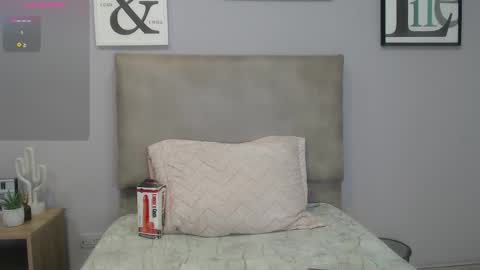 shara_rios online show from October 15, 1:44 pm
