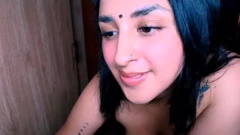 Snapshot of sharain chatting on February 20, 8:25 pm My real name is bella  Much Gust  online show from February 20, 8:25 pm