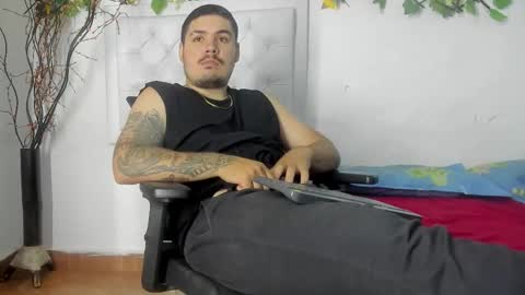 jhon deibyd online show from November 14, 2:43 am