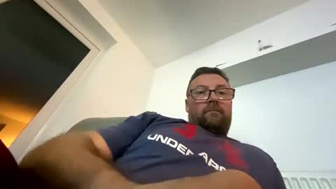 Snapshot of sharksboy16 chatting on December 23, 6:37 pm Sharksboy online show from December 23, 6:37 pm