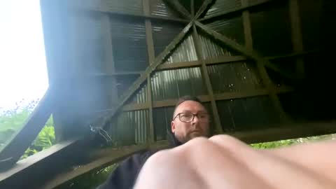 Snapshot of sharksboy16 chatting on December 30, 3:46 pm Sharksboy online show from December 30, 3:46 pm