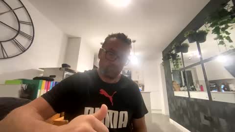 Sharksboy online show from March 1, 6:04 am