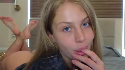 Sharleen online show from January 15, 1:37 pm