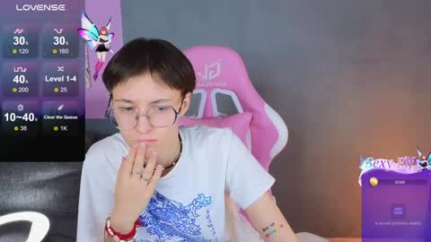 Snapshot of sharli_rose chatting on January 3, 1:47 pm Sharli online show from January 3, 1:47 pm