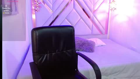 Snapshot of sharllote_ chatting on May 29, 9:24 pm Sharllote online show from May 29, 9:24 pm