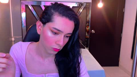 Sharlond online show from April 2, 12:58 pm