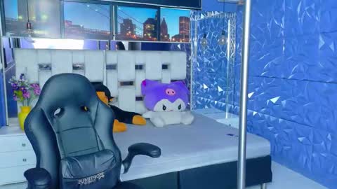 Sharlond online show from April 5, 7:55 pm