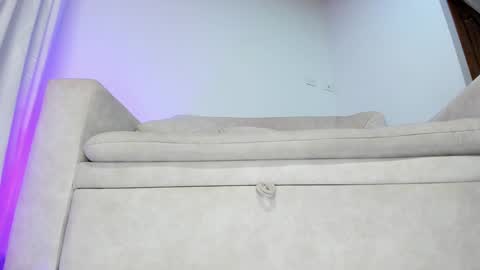 Hi fiends ---- I usually start online from Monday to Friday from 1000 am Saturdays and Sundays at 600 am Colombia time online show from January 13, 9:42 pm