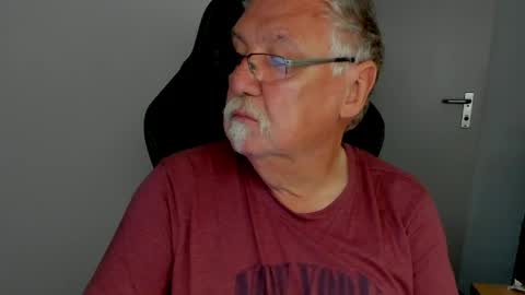 sharlots_pet online show from May 7, 10:42 am