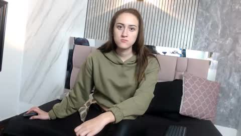 Sara online show from February 2, 2:05 pm