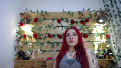 Snapshot of sharol_heart_ chatting on February 12, 3:40 am Sharol online show from February 12, 3:40 am