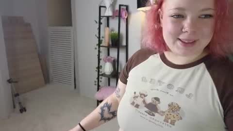 Snapshot of sharon_coxxx chatting on August 3, 9:04 am Sharon online show from August 3, 9:04 am