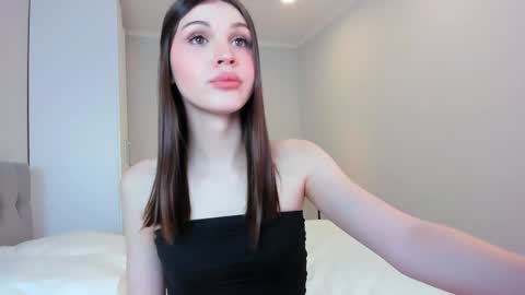 Snapshot of sharonforever chatting on December 29, 10:45 am Sharon online show from December 29, 10:45 am