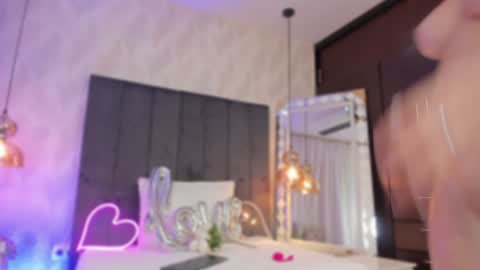 Snapshot of sharonn___ chatting on February 5, 7:07 am Sharon online show from February 5, 7:07 am
