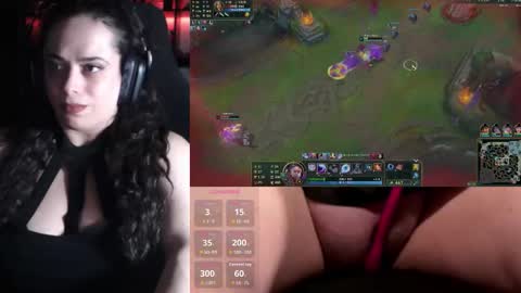 Snapshot of sharonurb3x chatting on February 11, 11:43 pm sharonurb3x online show from February 11, 11:43 pm