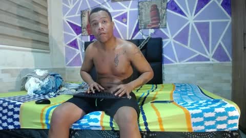 sharonx_morex online show from April 4, 5:06 am