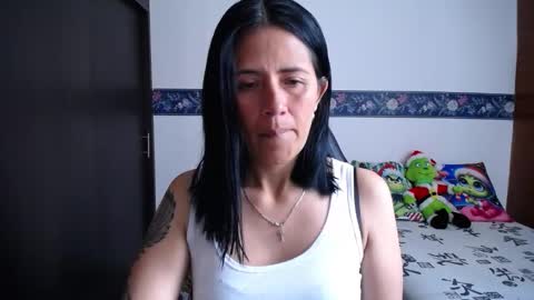 Snapshot of sharoon__cherry_ chatting on November 26, 1:23 pm sharon online show from November 26, 1:23 pm