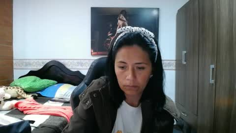 Snapshot of sharoon__cherry_ chatting on May 7, 1:49 pm sharon online show from May 7, 1:49 pm